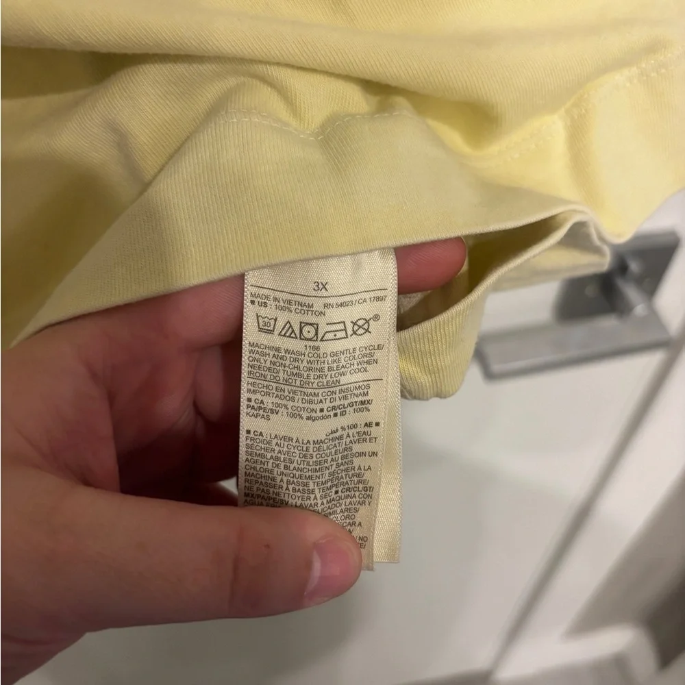 Old Navy Light Yellow Scoop Neck Tank Top - Picture 3 of 4